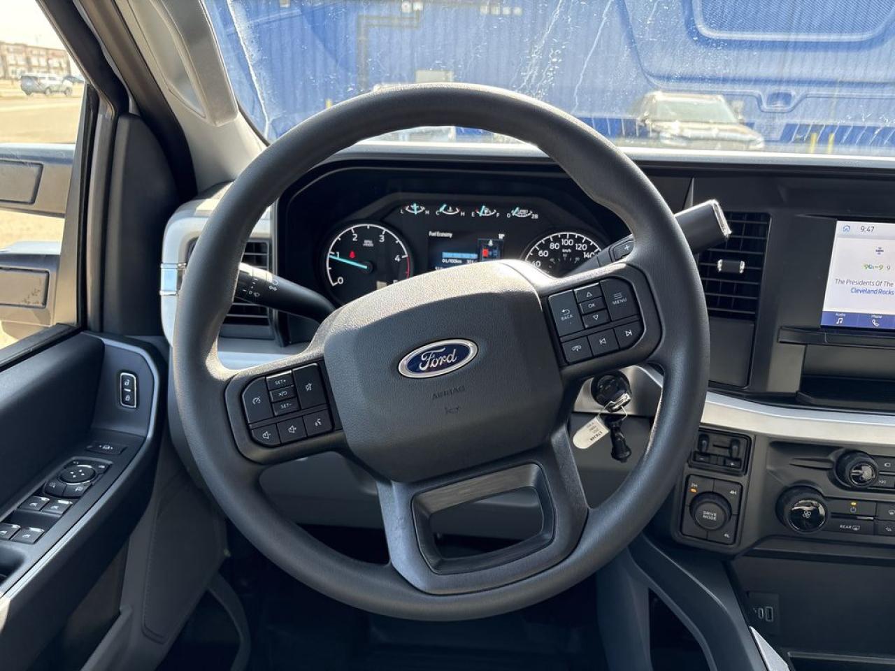 2025 Ford F-350 Super Duty DRW XLT 8' Box 623A Photo5