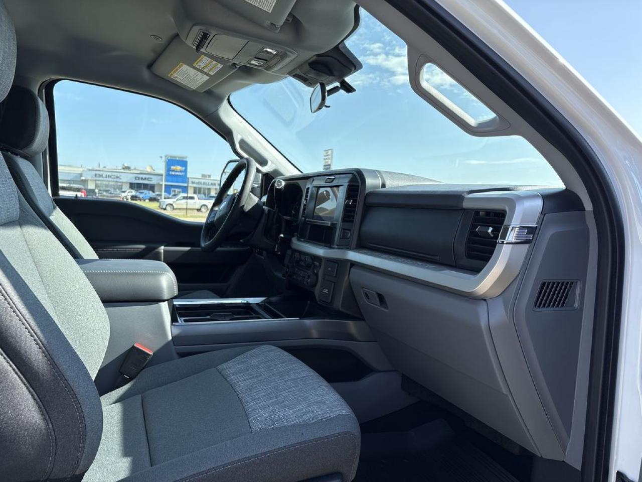 2025 Ford F-350 Super Duty DRW XLT 8' Box 623A Photo5