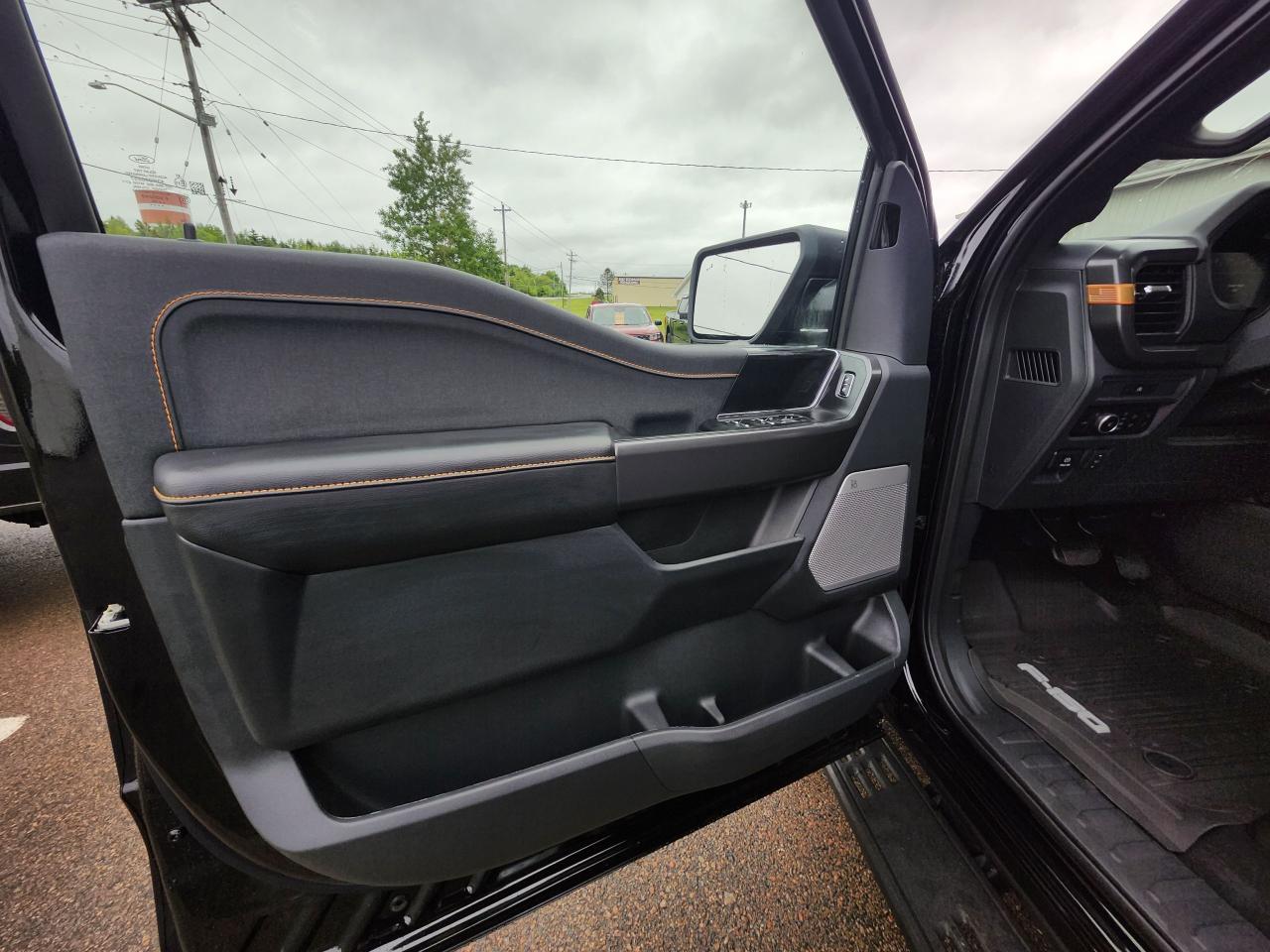 2025 Ford F-150 Tremor 4WD SuperCrew 5.5' Box Photo5