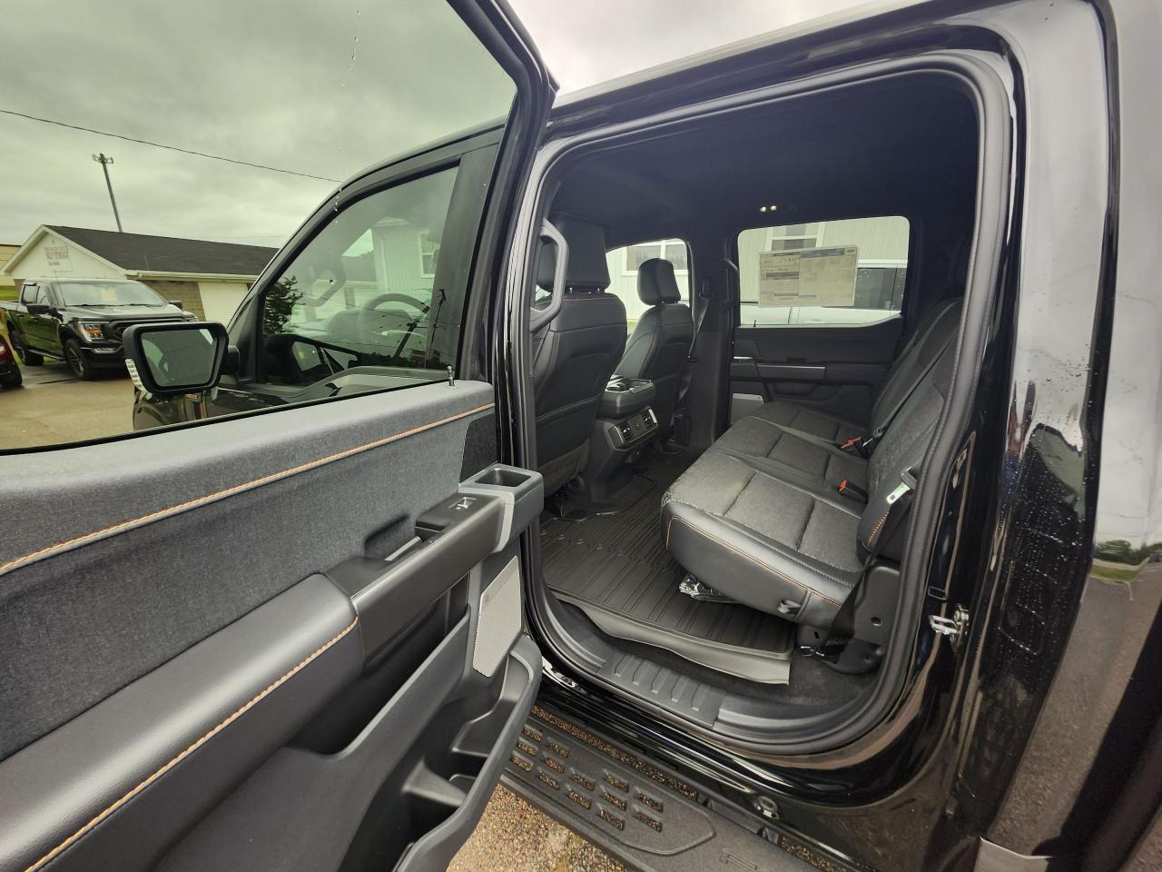 2025 Ford F-150 Tremor 4WD SuperCrew 5.5' Box Photo5
