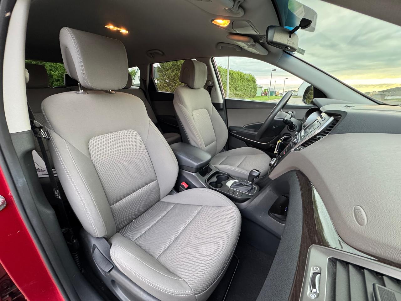 2017 Hyundai Santa Fe XL  - Photo #5