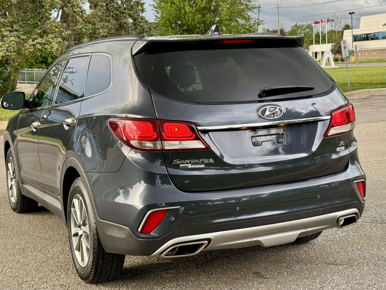 2017 Hyundai Santa Fe XL Premium - Photo #9