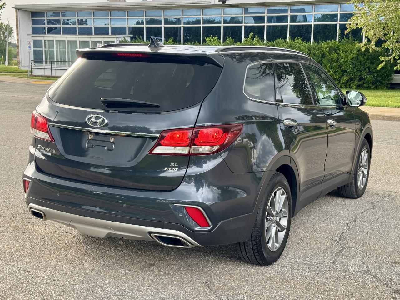 2017 Hyundai Santa Fe XL Premium - Photo #10