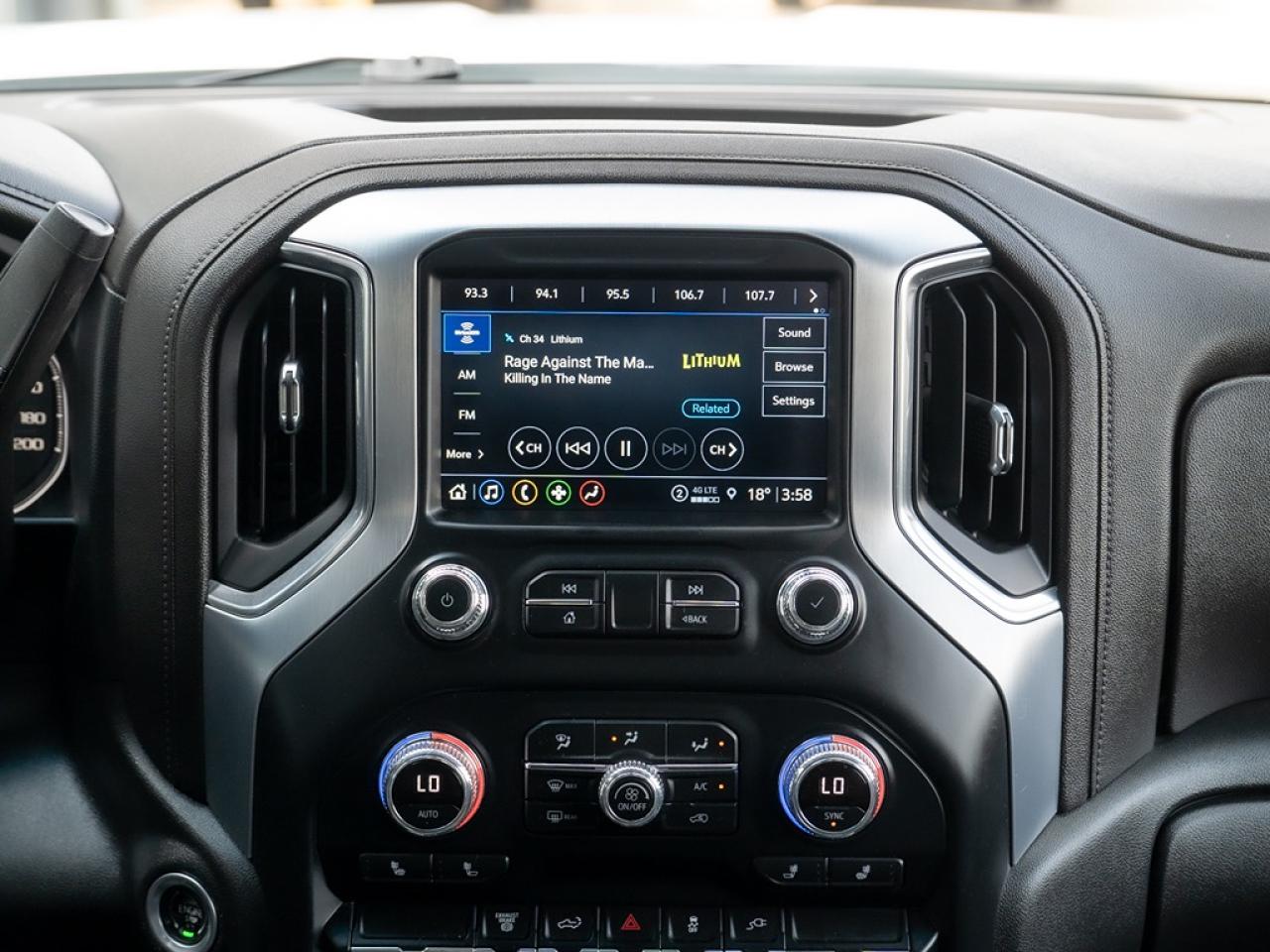 2022 GMC Sierra 3500 SLT DIESEL DUALLY Photo8