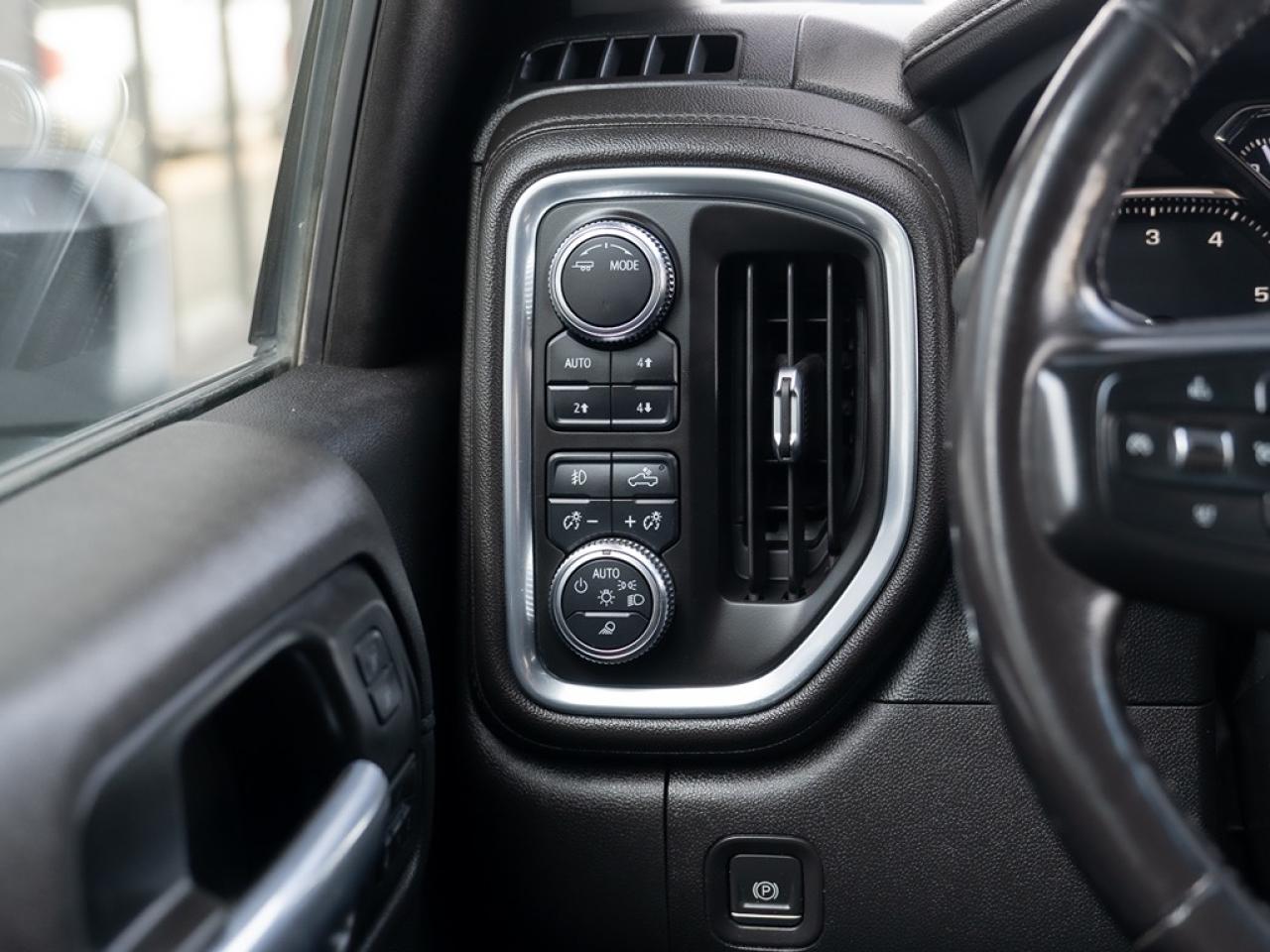 2022 GMC Sierra 3500 SLT DIESEL DUALLY Photo11