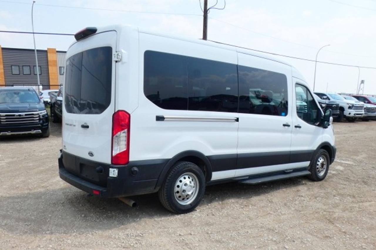 2024 Ford Transit 350 XL 12 pass. Med Roof AWD w/cloth seats, NAV, BUC - Photo #6