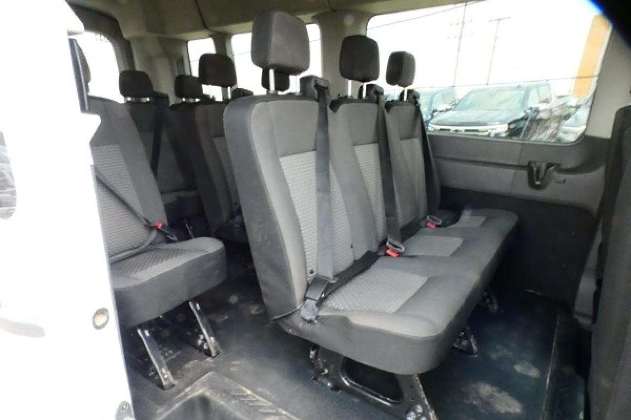 2024 Ford Transit 350 XL 12 pass. Med Roof AWD w/cloth seats, NAV, BUC - Photo #10
