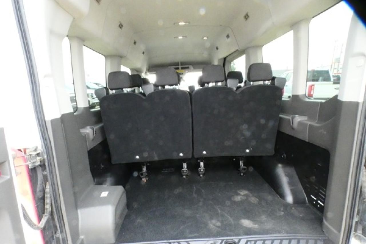 2024 Ford Transit 350 XL 12 pass. Med Roof AWD w/cloth seats, NAV, BUC - Photo #9