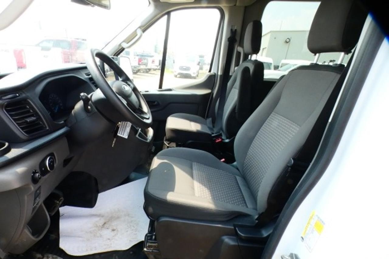 2024 Ford Transit 350 XL 12 pass. Med Roof AWD w/cloth seats, NAV, BUC - Photo #12