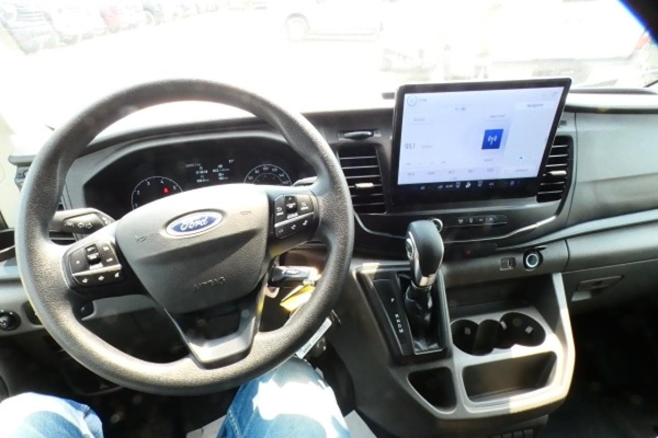 2024 Ford Transit 350 XL 12 pass. Med Roof AWD w/cloth seats, NAV, BUC - Photo #13