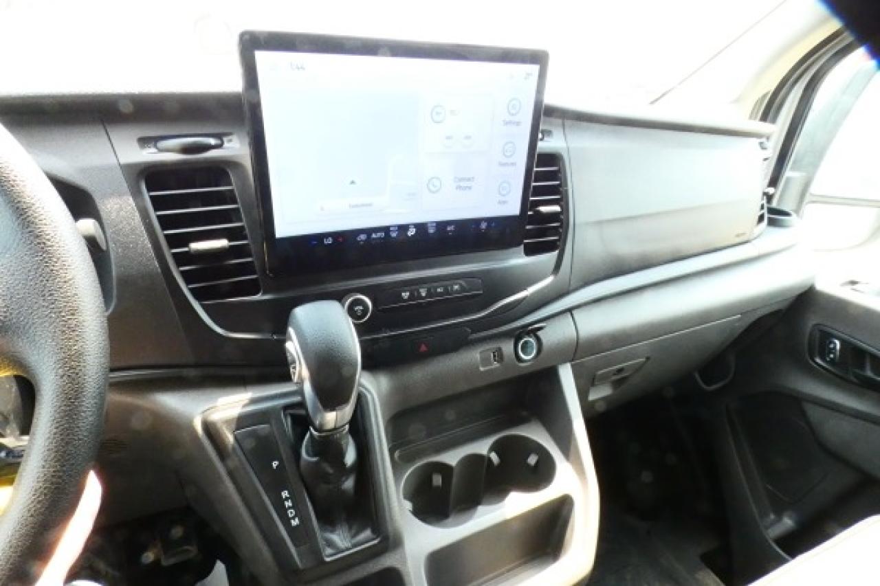 2024 Ford Transit 350 XL 12 pass. Med Roof AWD w/cloth seats, NAV, BUC - Photo #17