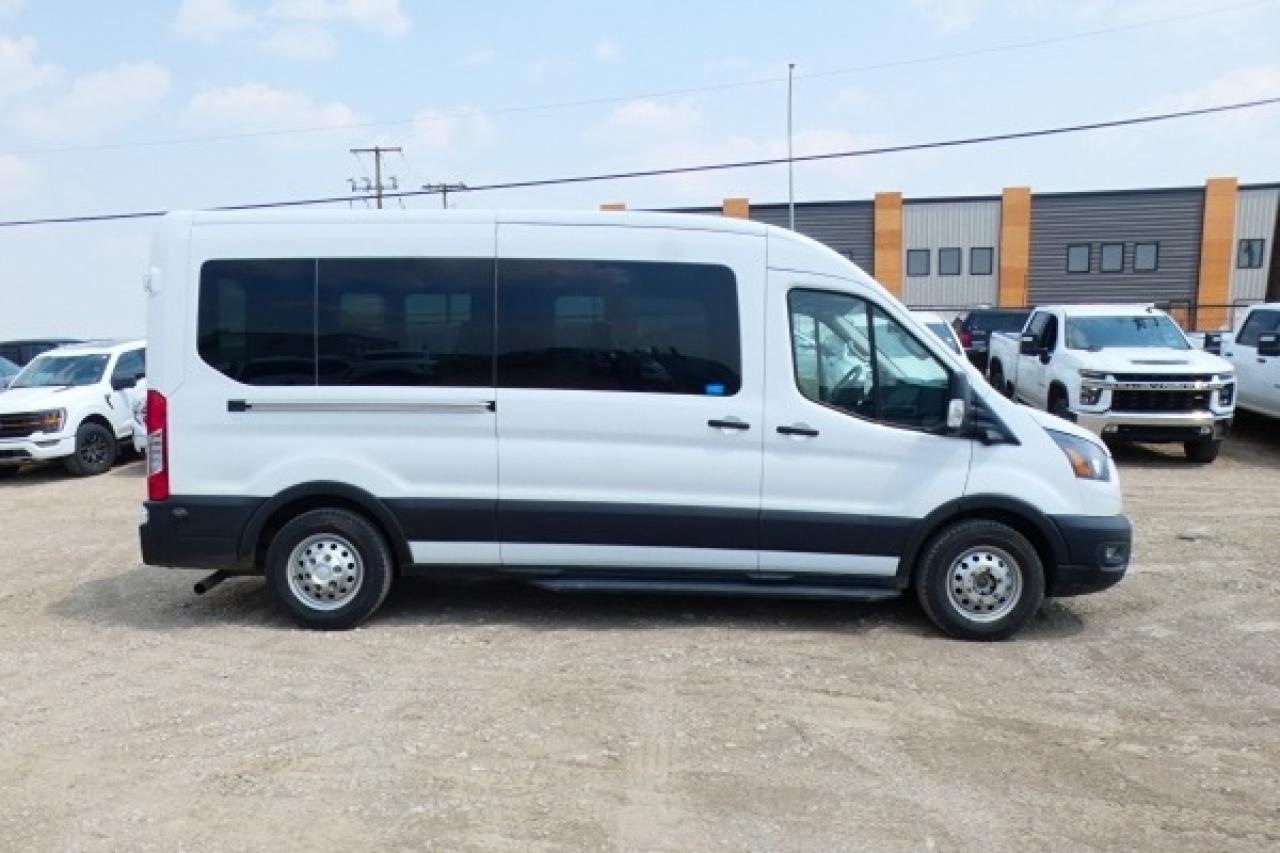 2024 Ford Transit 350 XL 12 pass. Med Roof AWD w/cloth seats, NAV, BUC - Photo #5