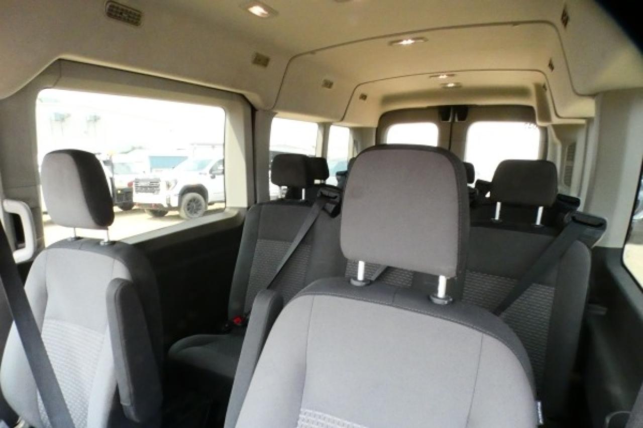 2024 Ford Transit 350 XL 12 pass. Med Roof AWD w/cloth seats, NAV, BUC - Photo #11