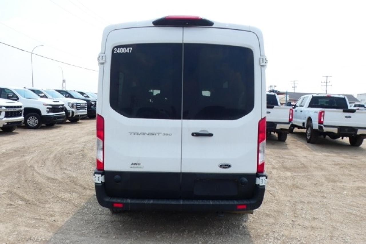 2024 Ford Transit 350 XL 12 pass. Med Roof AWD w/cloth seats, NAV, BUC - Photo #7