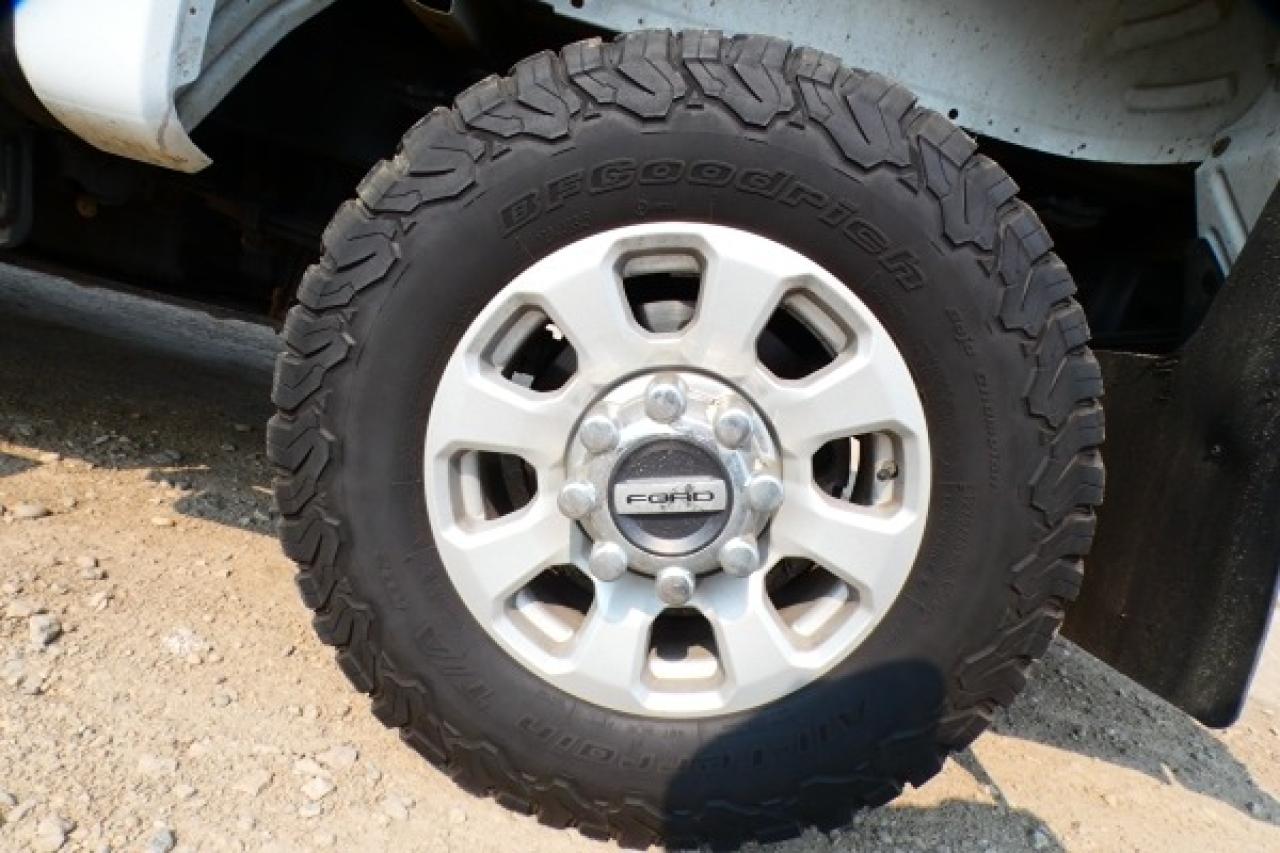 2023 Ford F-250 XLT w/Power cloth seats, BUC - Photo #17
