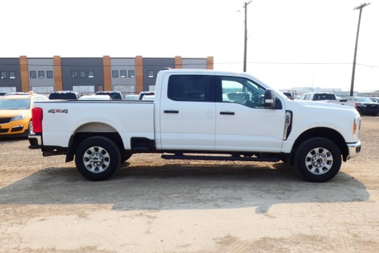 2023 Ford F-250 XLT w/Power cloth seats, BUC - Photo #5