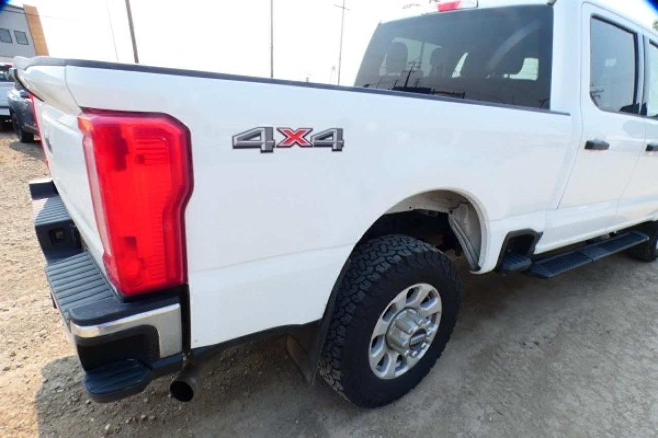 2023 Ford F-250 XLT w/Power cloth seats, BUC - Photo #23