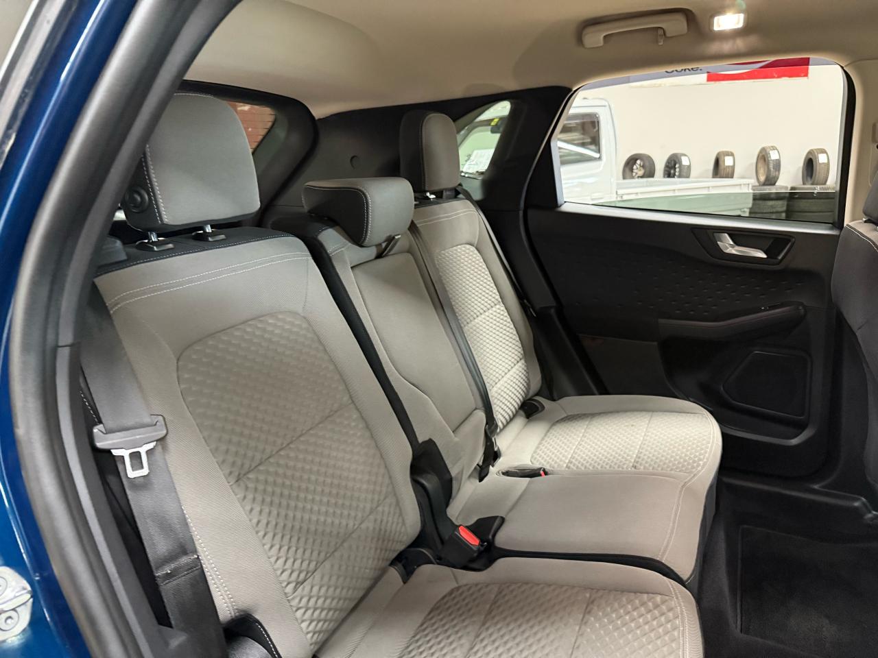 2020 Ford Escape SE Photo4