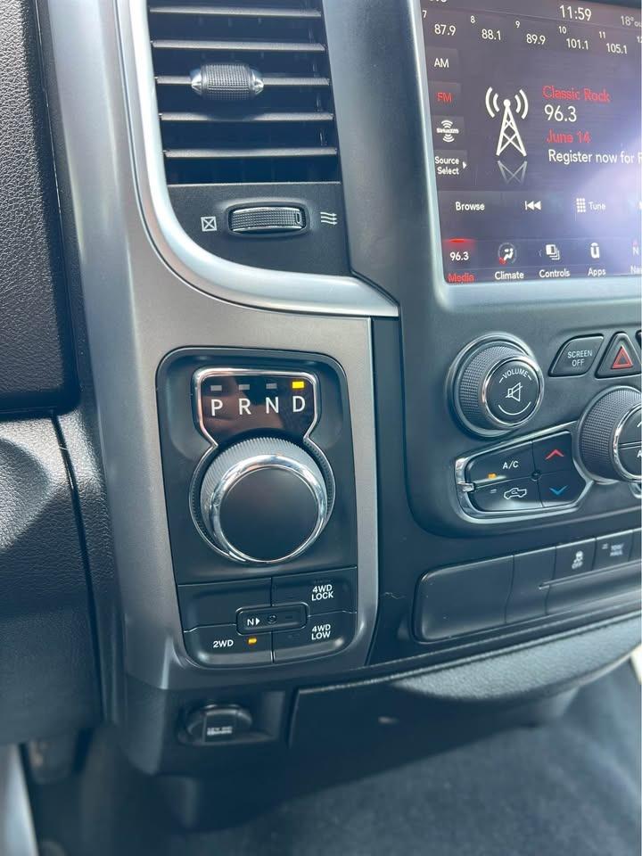 2021 RAM 1500 Classic WARLOCK - Photo #13