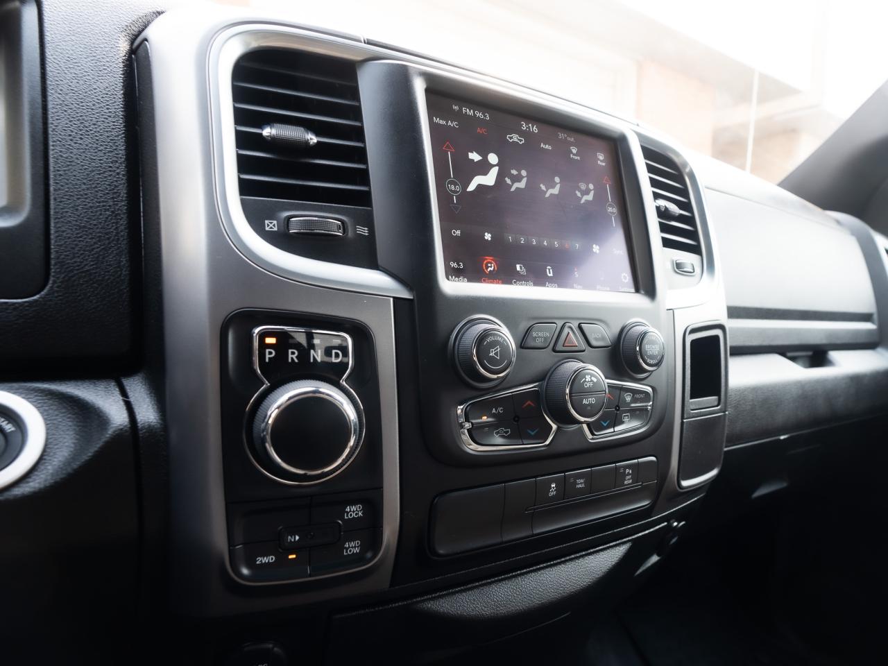 2021 RAM 1500 Classic WARLOCK - Photo #11