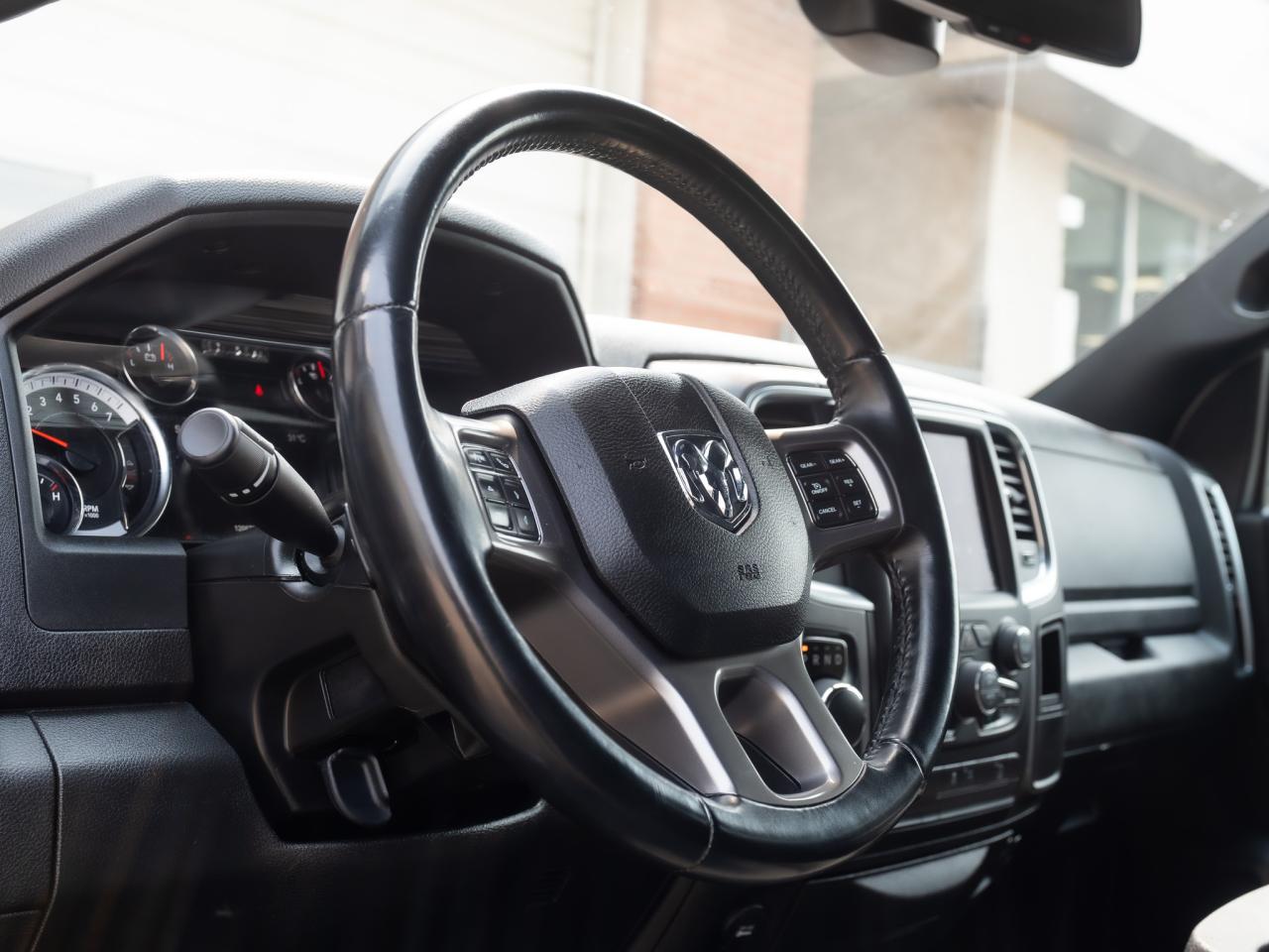 2021 RAM 1500 Classic WARLOCK - Photo #12