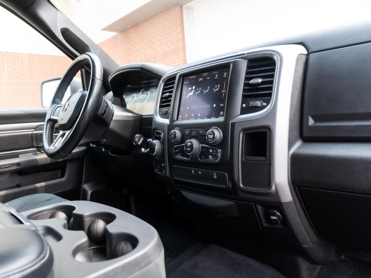 2021 RAM 1500 Classic WARLOCK - Photo #9