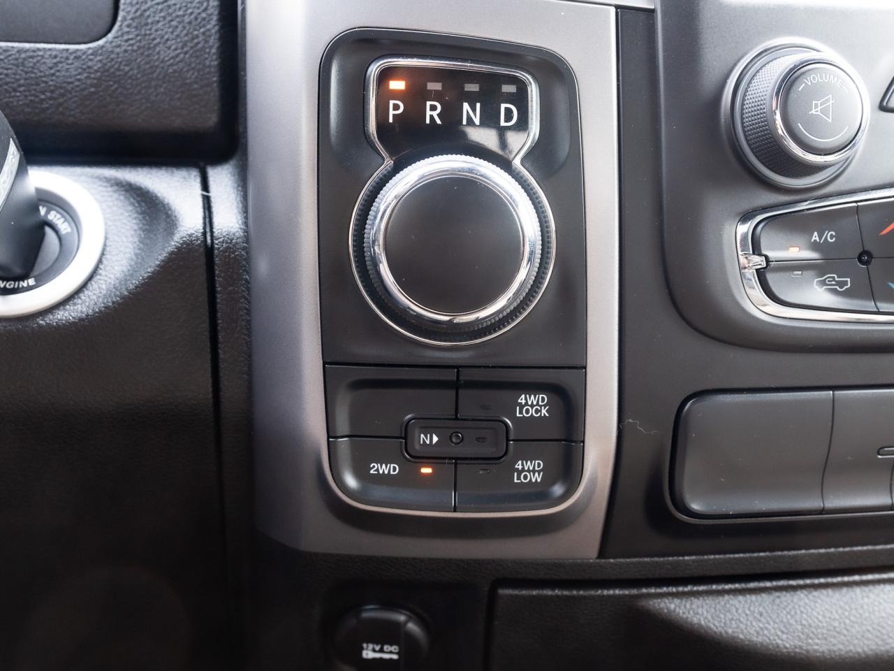 2021 RAM 1500 Classic WARLOCK - Photo #14