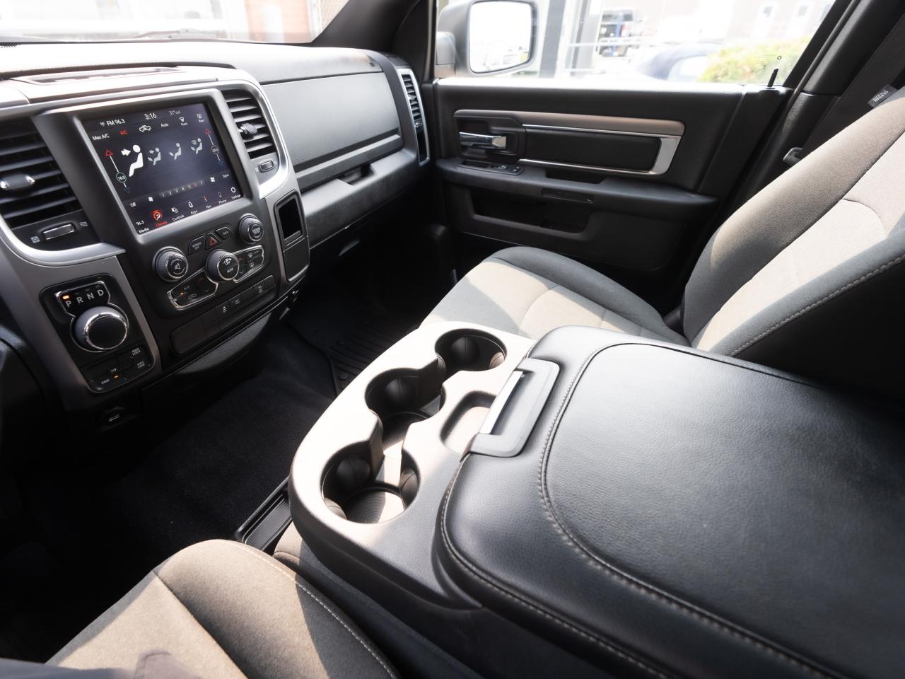 2021 RAM 1500 Classic WARLOCK - Photo #10