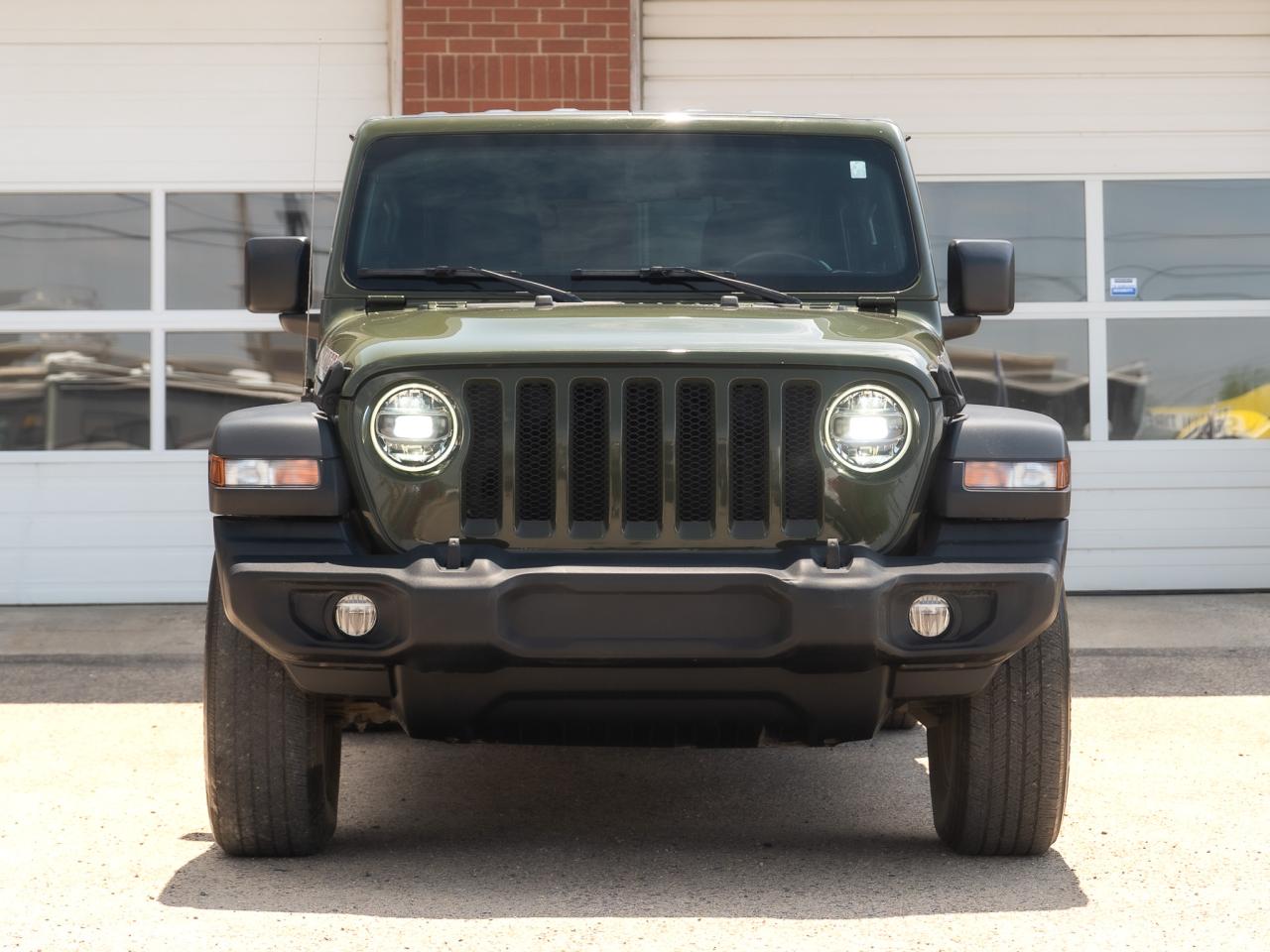 2021 Jeep Wrangler Unlimited Islander - Photo #2