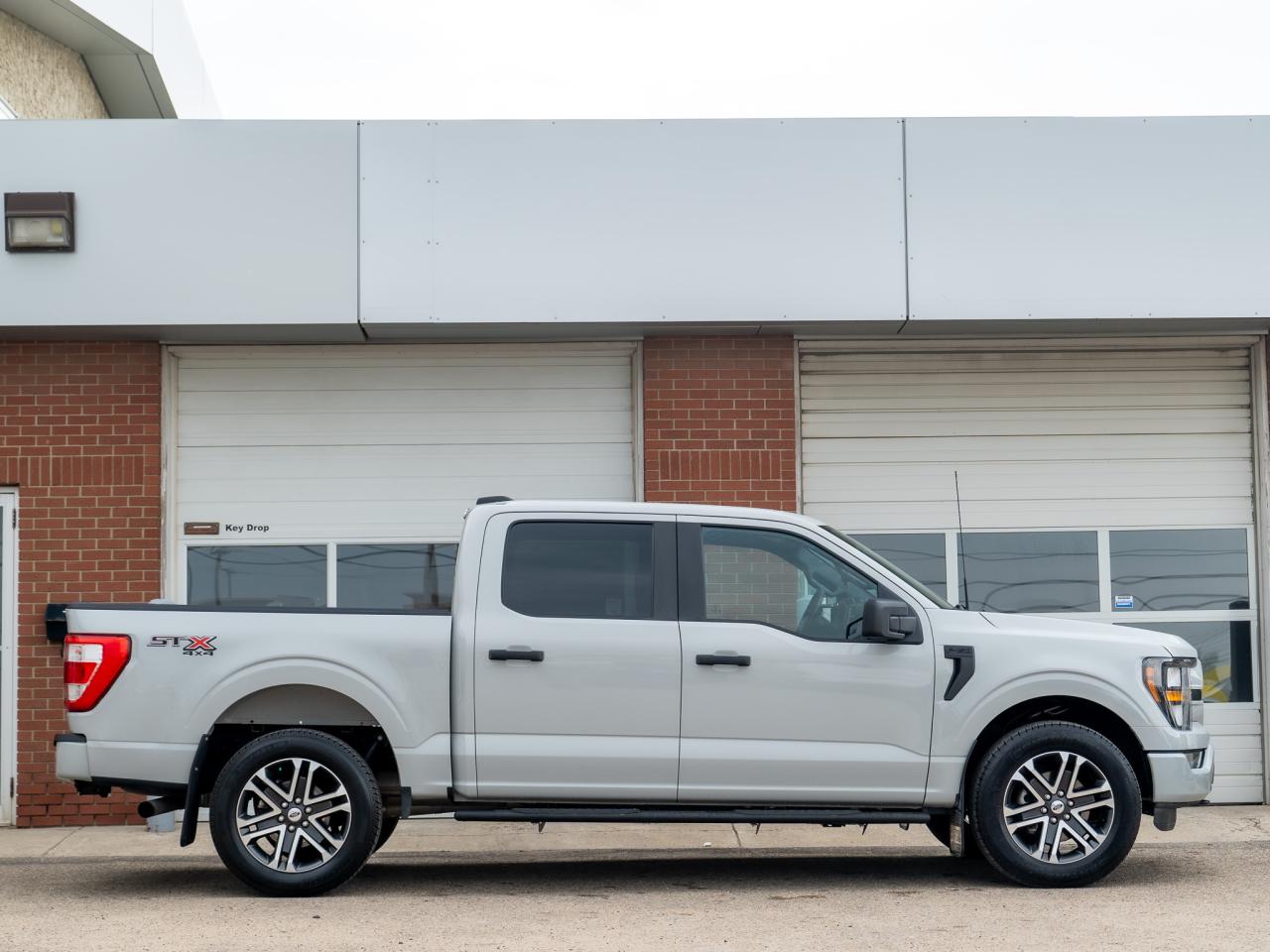 2023 Ford F-150 XLT - Photo #4