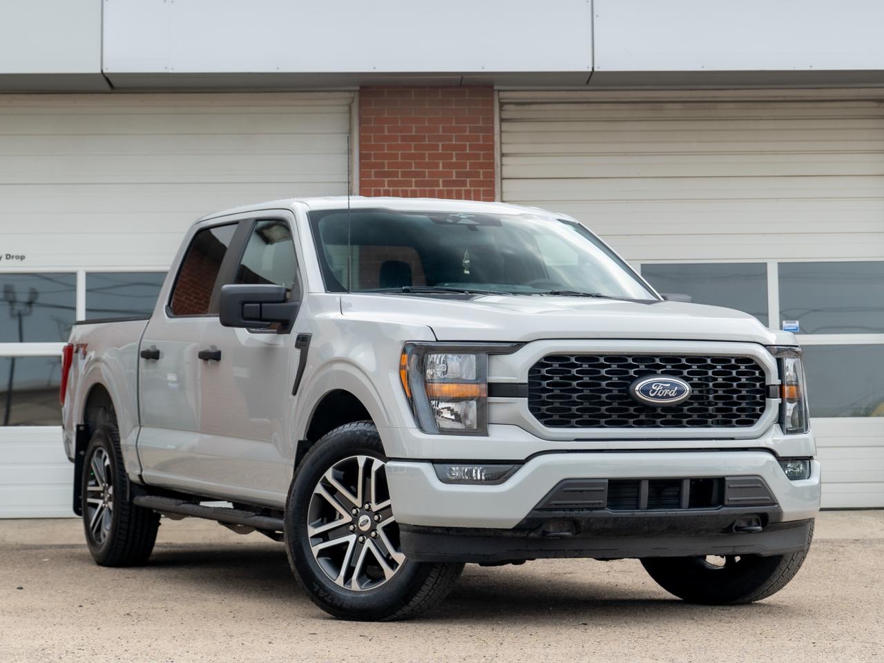 2023 Ford F-150 XLT - Photo #3
