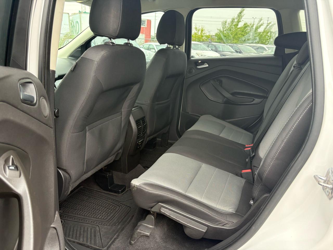 2015 Ford Escape SE - Photo #9