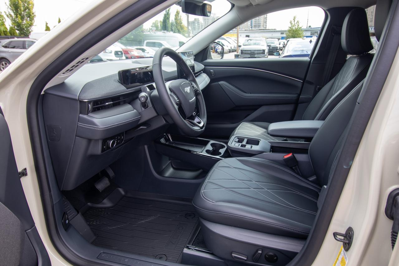 2025 Ford Mustang Mach-E Select RWD Photo5