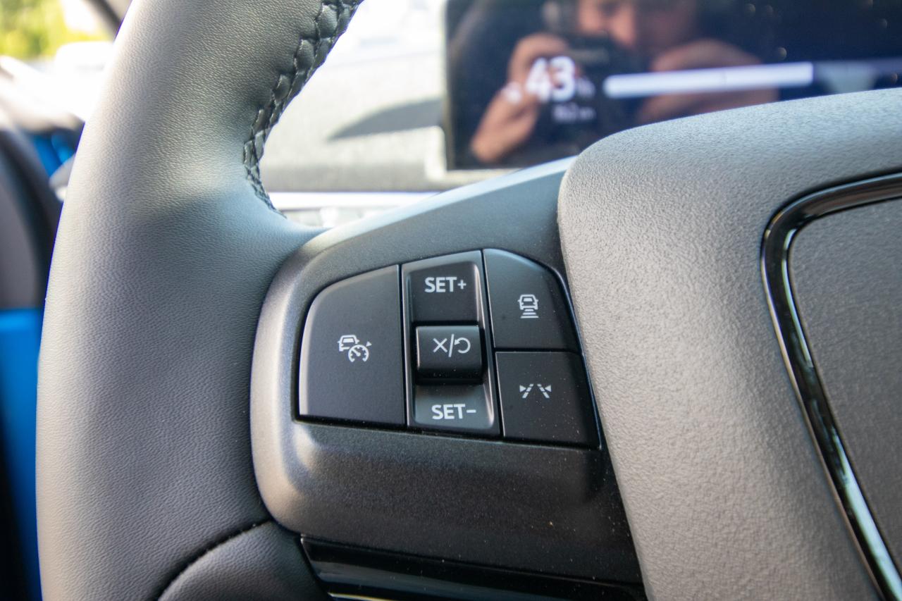 2025 Ford Mustang Mach-E Select AWD Photo5