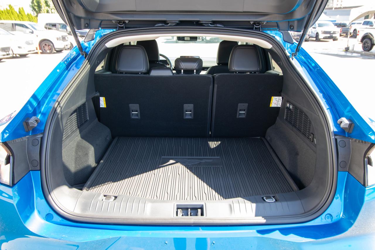 2025 Ford Mustang Mach-E Select AWD Photo5