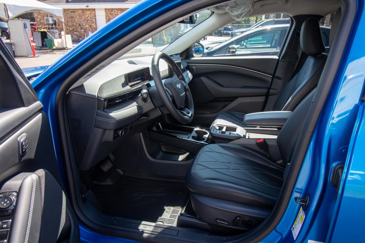 2025 Ford Mustang Mach-E Select AWD Photo5