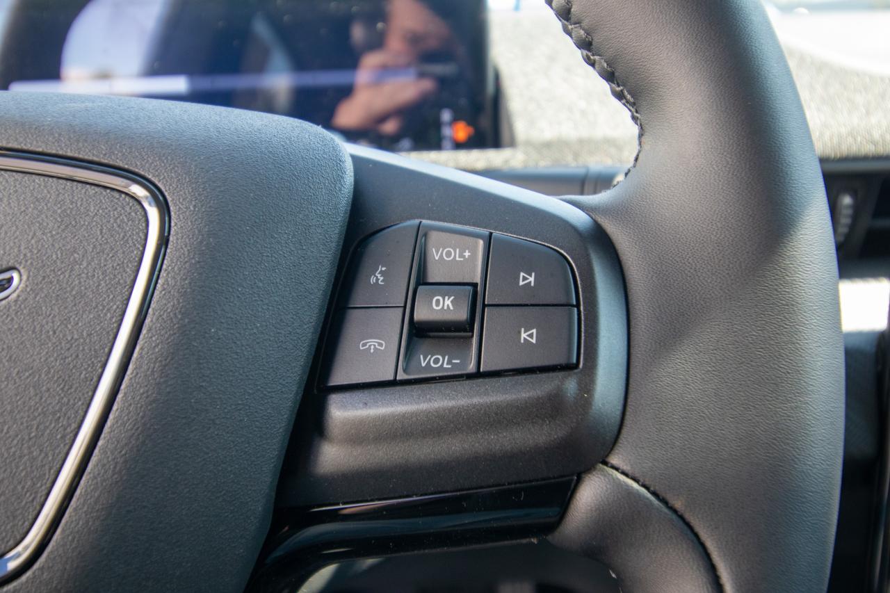 2025 Ford Mustang Mach-E Select AWD Photo5
