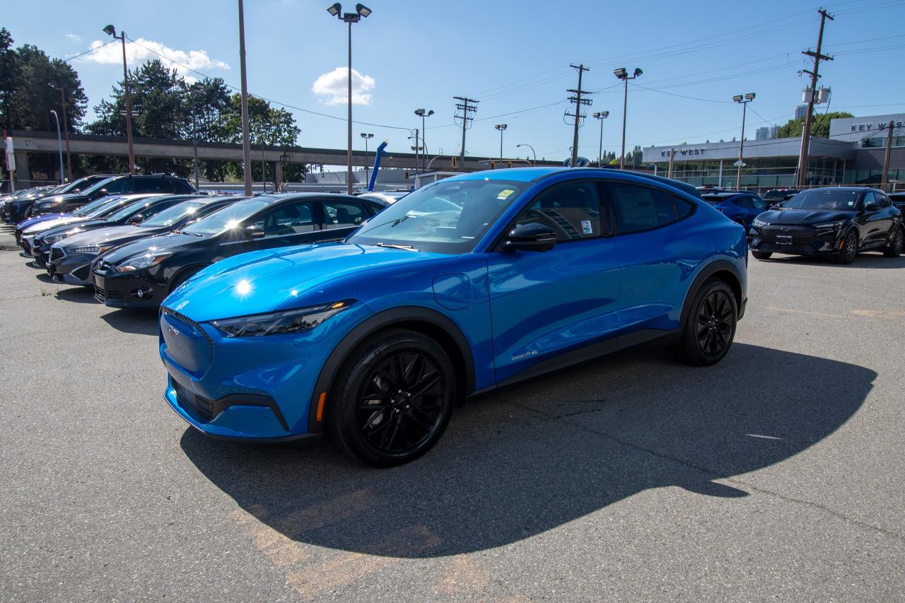 2025 Ford Mustang Mach-E Select AWD Photo1