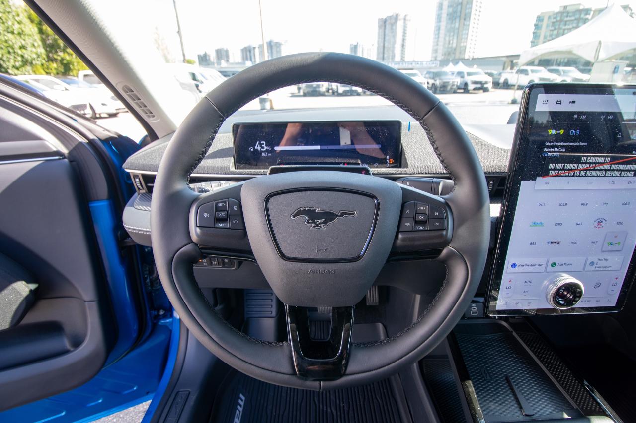 2025 Ford Mustang Mach-E Select AWD Photo5