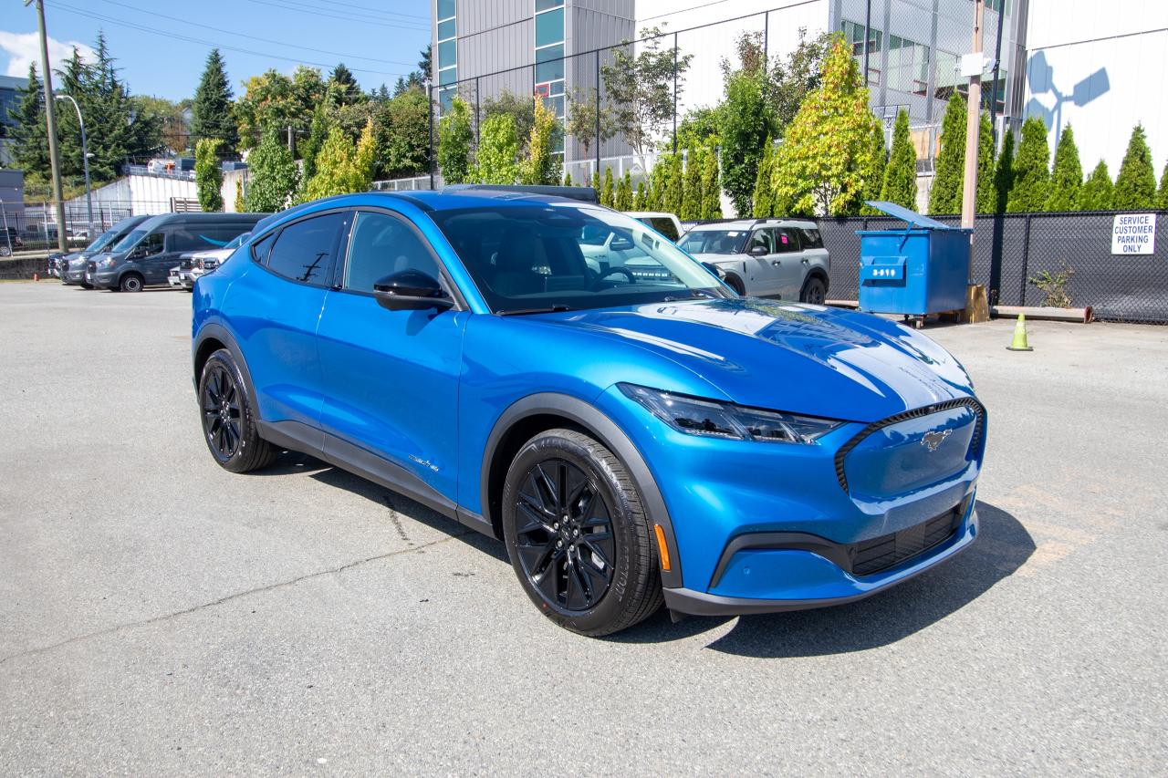 2025 Ford Mustang Mach-E Select AWD Photo3