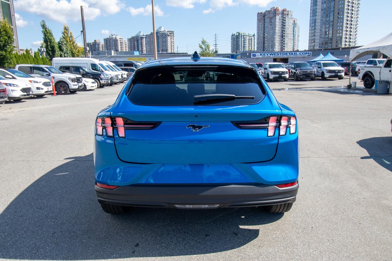 2025 Ford Mustang Mach-E Select AWD Photo5
