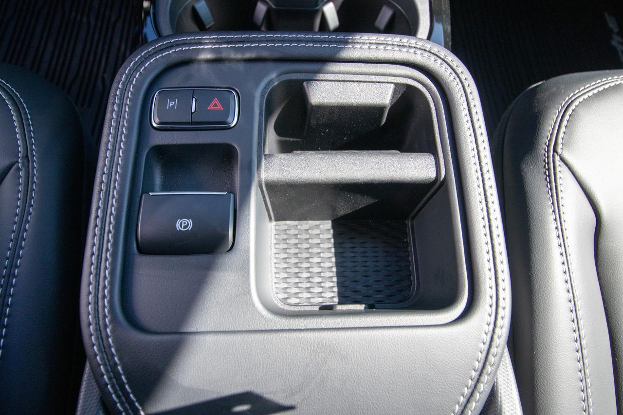 2025 Ford Mustang Mach-E Select AWD Photo5