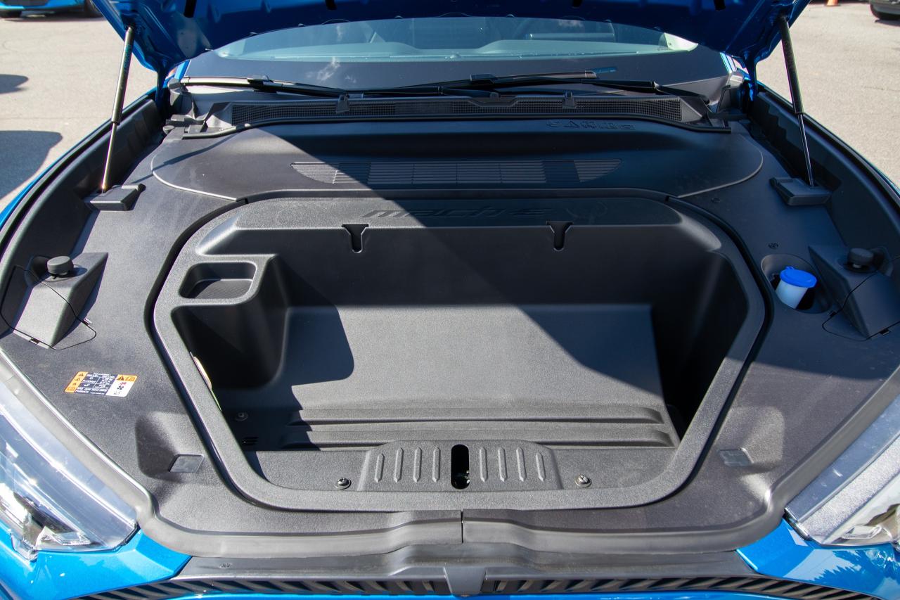 2025 Ford Mustang Mach-E Select AWD Photo5