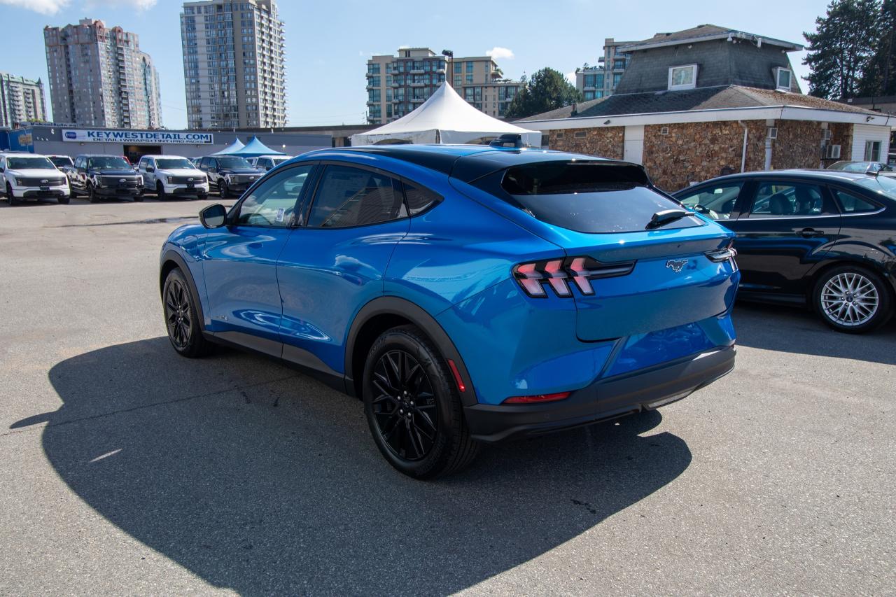 2025 Ford Mustang Mach-E Select AWD Photo5
