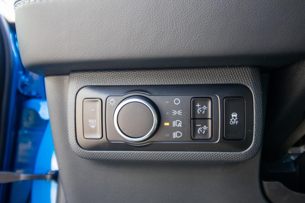2025 Ford Mustang Mach-E Select AWD Photo5