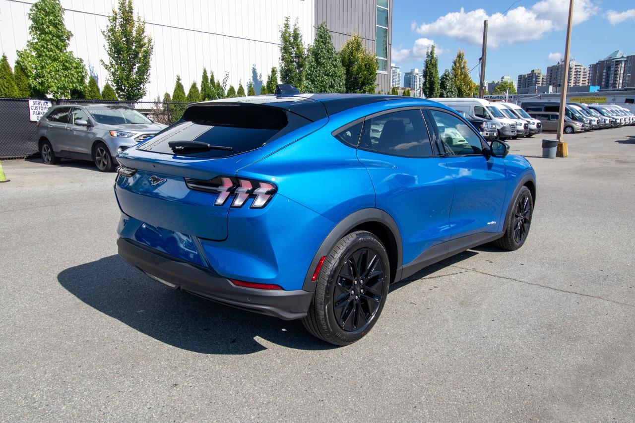2025 Ford Mustang Mach-E Select AWD Photo4