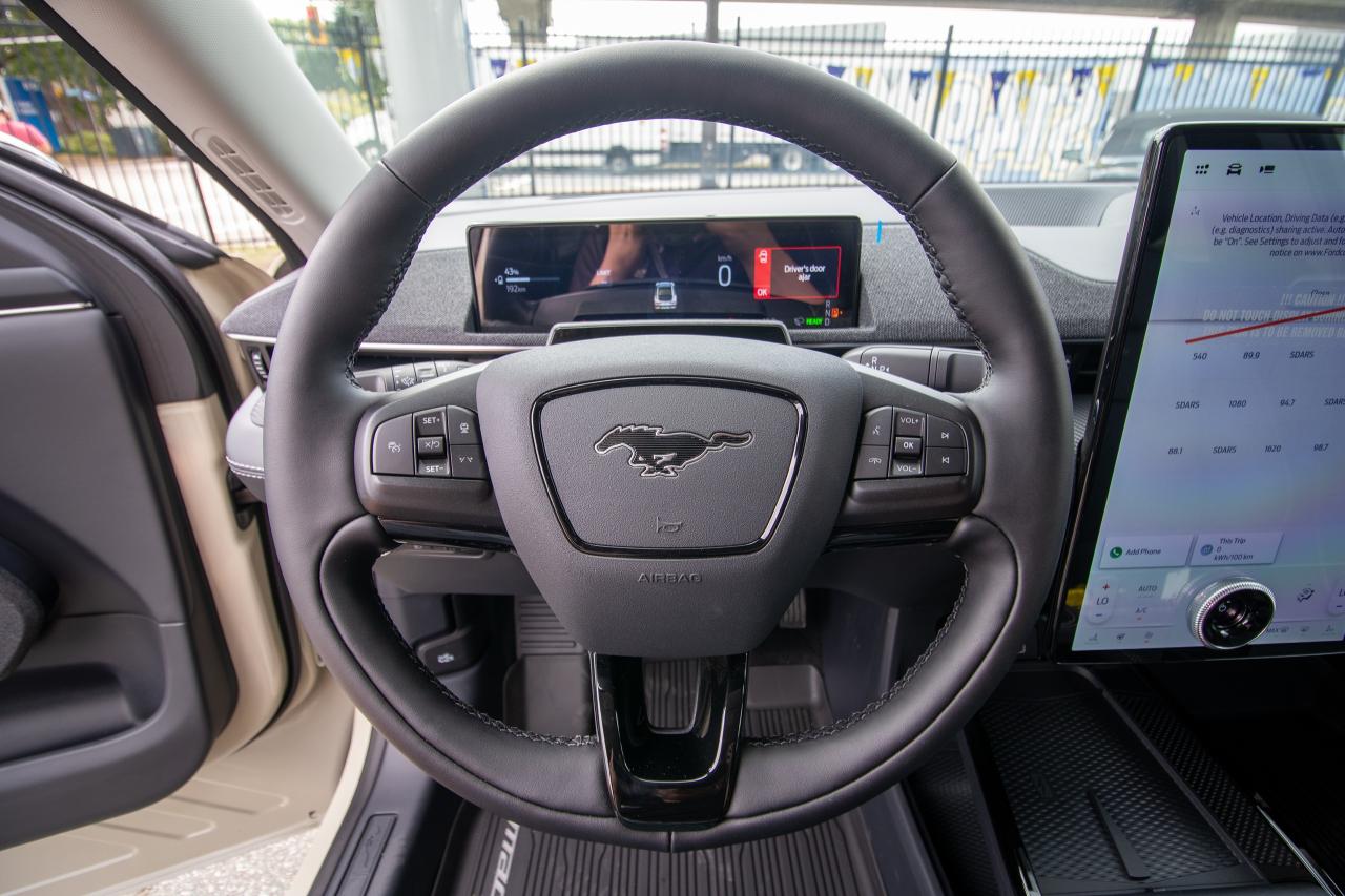 2025 Ford Mustang Mach-E Premium RWD Photo5