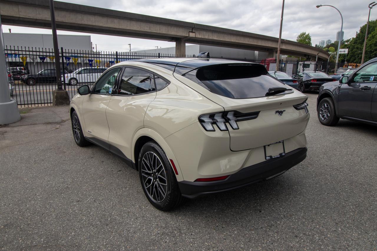 2025 Ford Mustang Mach-E Premium RWD Photo5