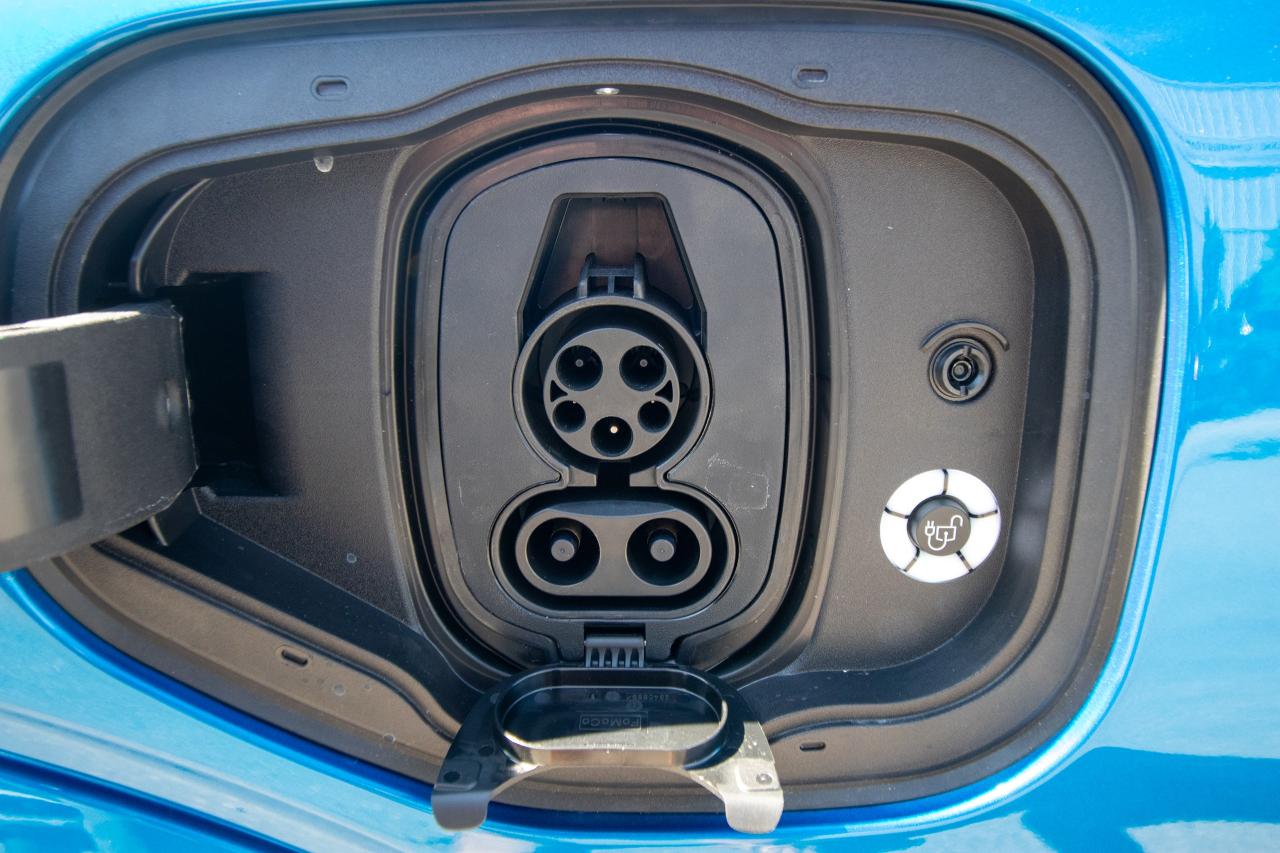 2025 Ford Mustang Mach-E GT AWD Photo5