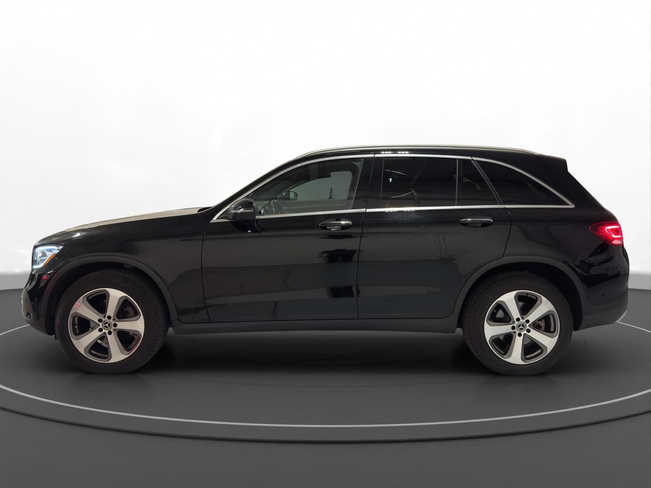 2021 Mercedes-Benz GLC 300 GLC 300 - Photo #4